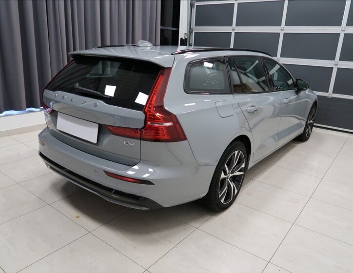 Volvo V60 Kombi 2,0 l 145 kw