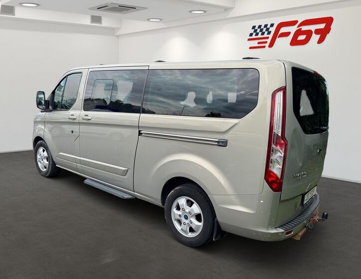 Ford Tourneo Custom 4
