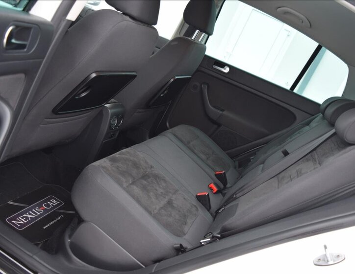 Volkswagen Golf Kombi 1,6 l 77 kw