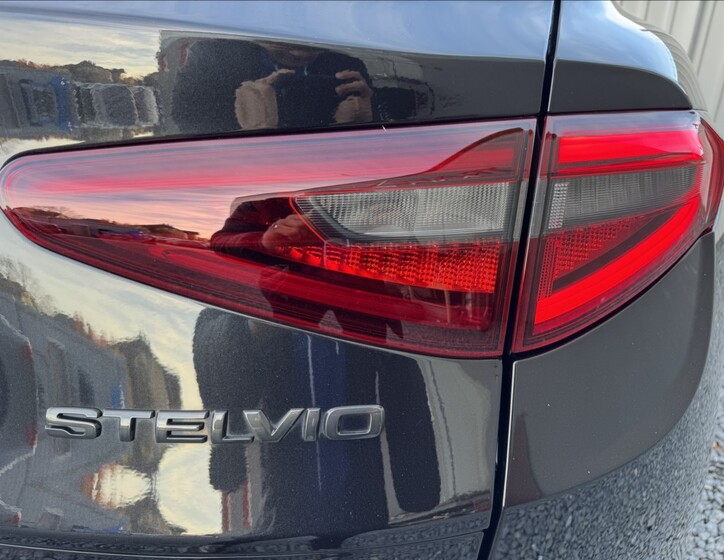 Alfa Romeo Stelvio 16