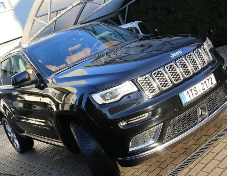 Jeep Grand Cherokee 8
