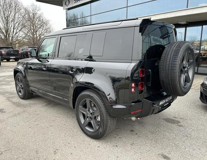 Land Rover Defender 25