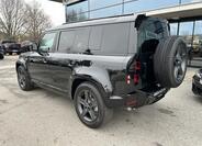 Land Rover Defender 25
