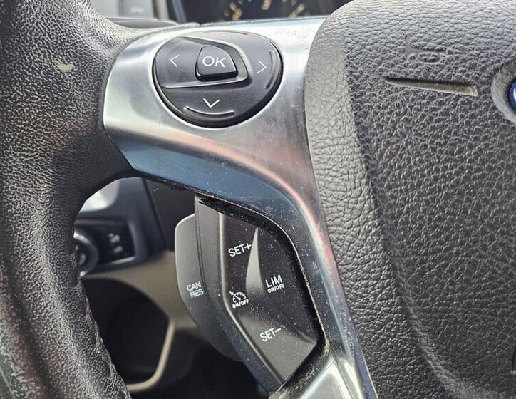 Ford Tourneo Custom VAN-Minibus 2,0 l 96 kw