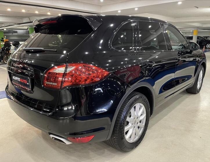 Porsche Cayenne 7