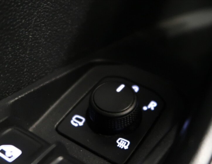 Škoda Karoq SUV 1,5 l 110 kw