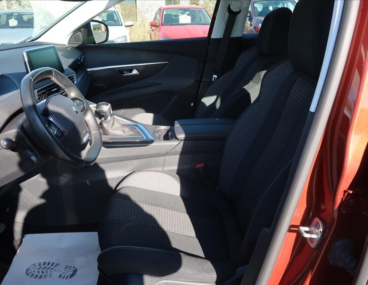 Peugeot 3008 SUV / Terénní 1,2 l 96 kw
