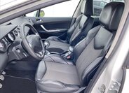 Peugeot 308 Hatchback 1,6 l 147 kw