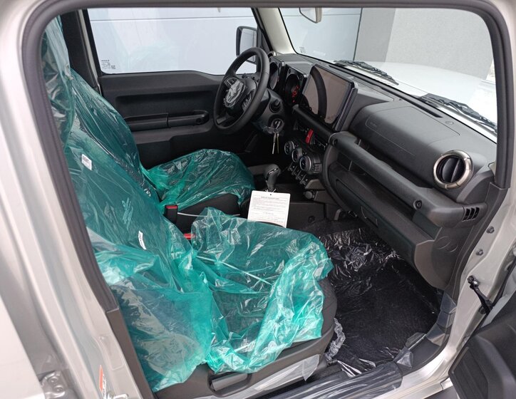 Suzuki Jimny SUV 1,5 l 75 kw