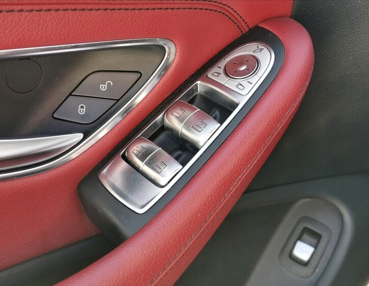 Mercedes-Benz Třídy C Kabriolet 2,0 l 180 kw