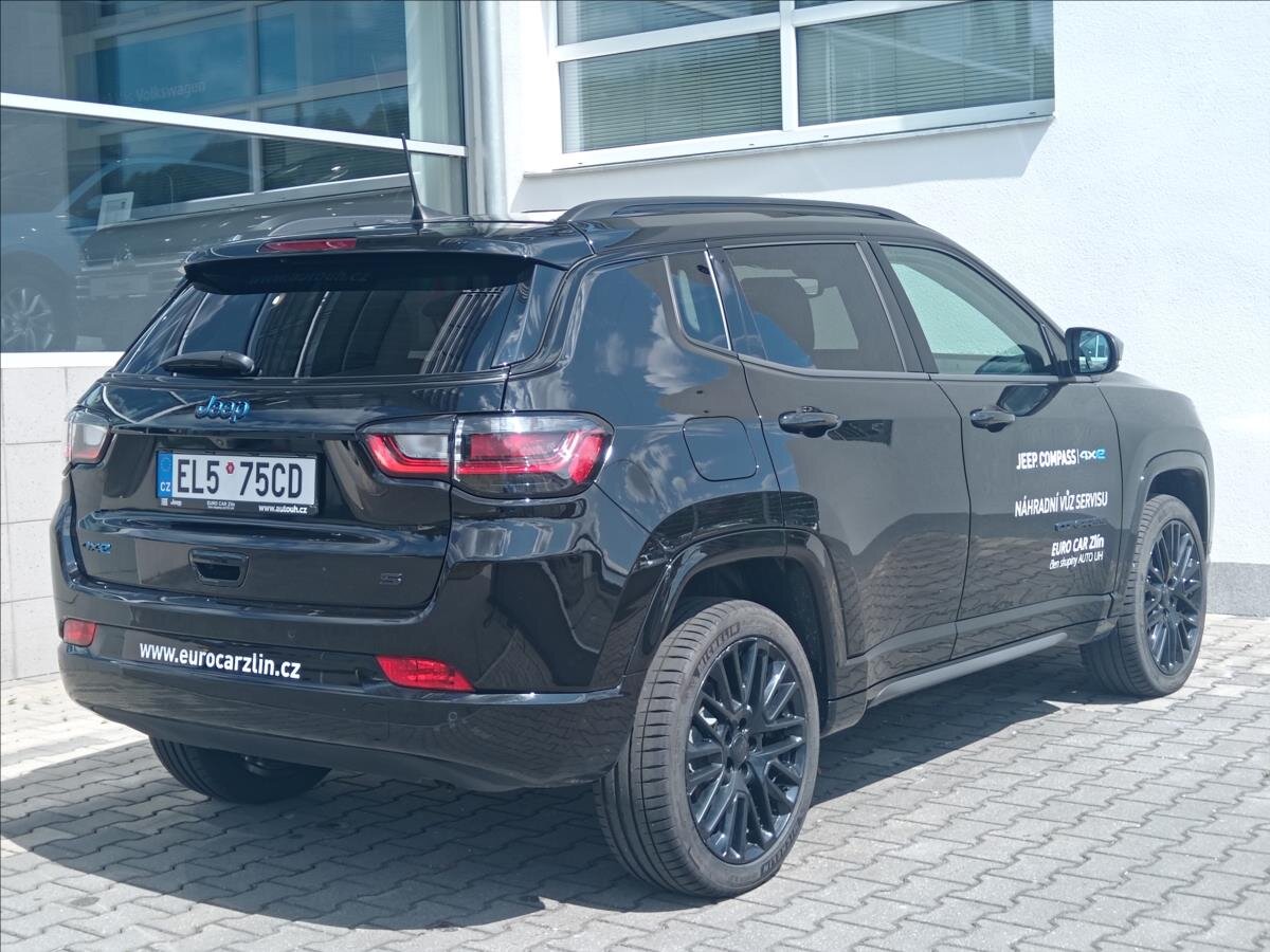 Jeep Compass SUV / Terénní 1,3 l 132 kw