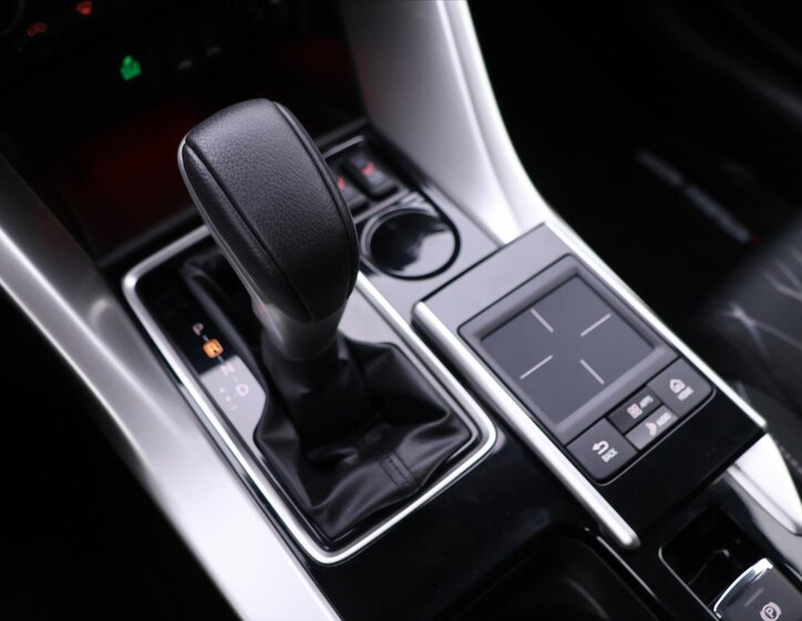 Mitsubishi Eclipse Cross SUV 1,5 l 120 kw