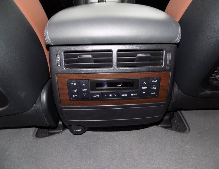 Toyota Land Cruiser 38