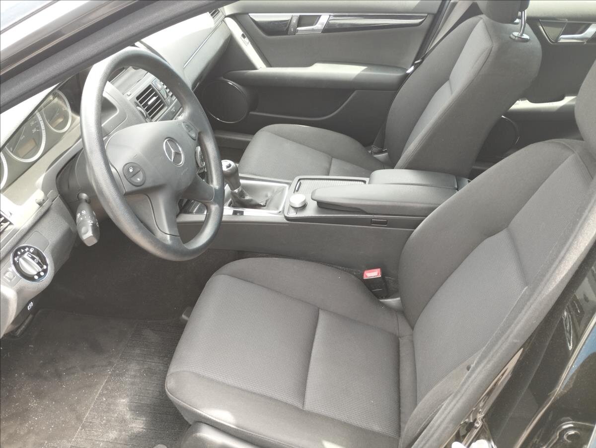 Mercedes-Benz Třídy C Sedan / Limuzína 1,8 l 115 kw