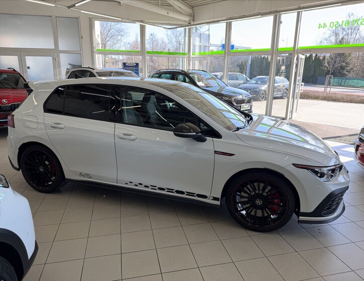 Volkswagen Golf Hatchback 2,0 l 221 kw