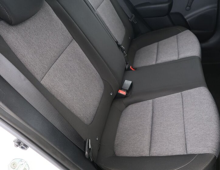 KIA Stonic Kombi 1,2 l 61 kw