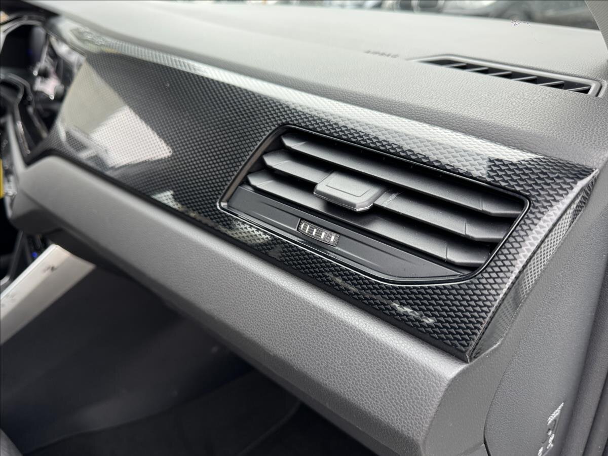 Volkswagen Polo Hatchback 999,0 70 kw