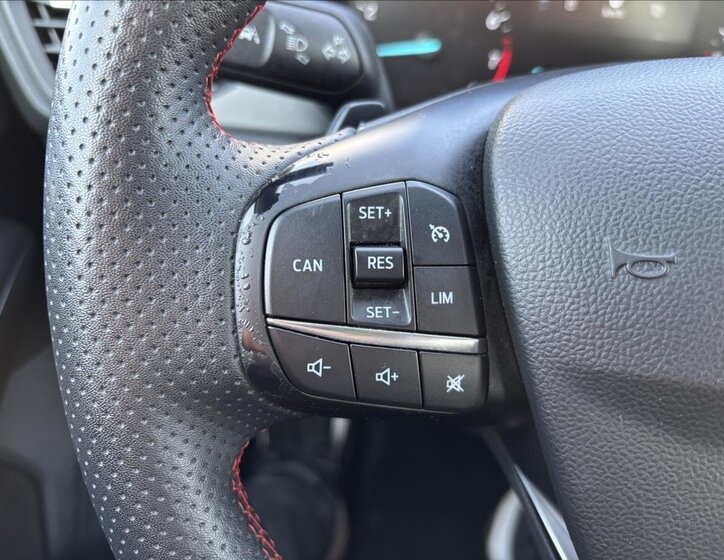 Ford Focus Kombi 999,0 92 kw