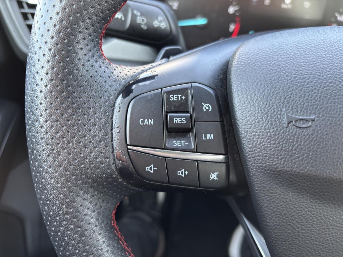 Ford Focus Kombi 999,0 92 kw