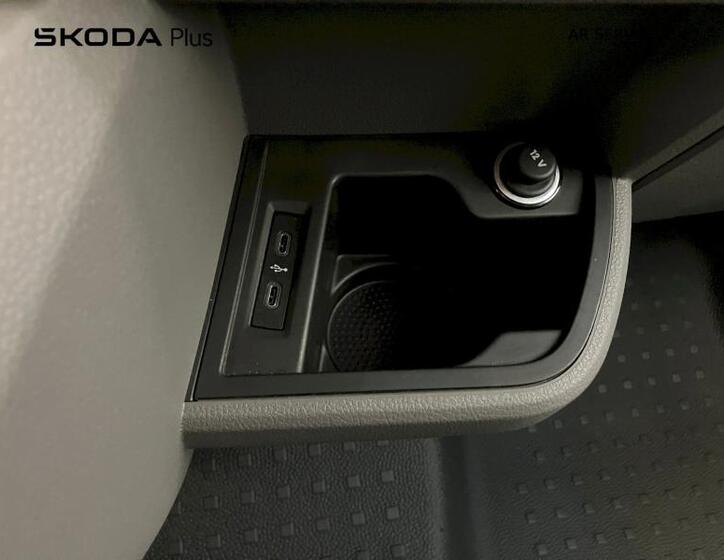 Volkswagen Caravelle 17