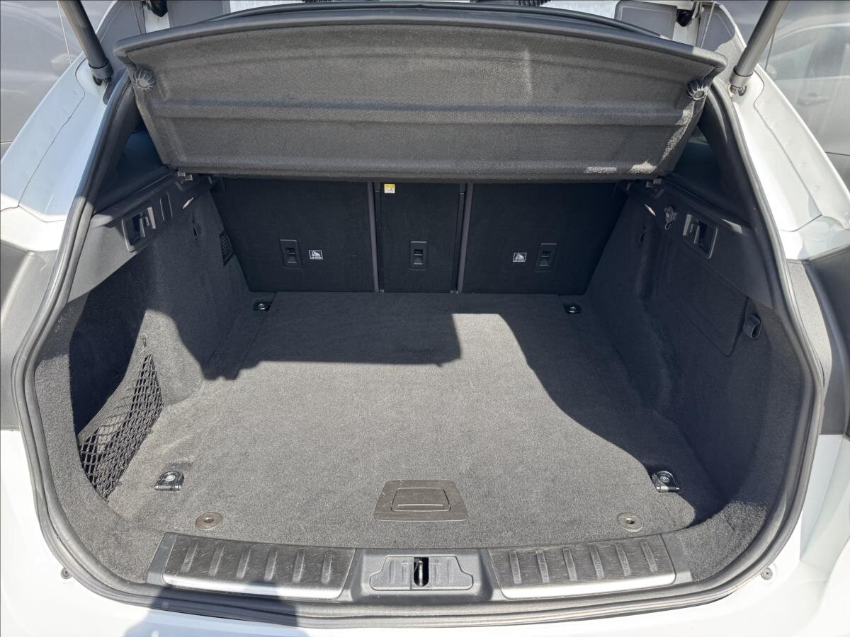 Jaguar F-Pace SUV / Terénní 2,0 l 184 kw