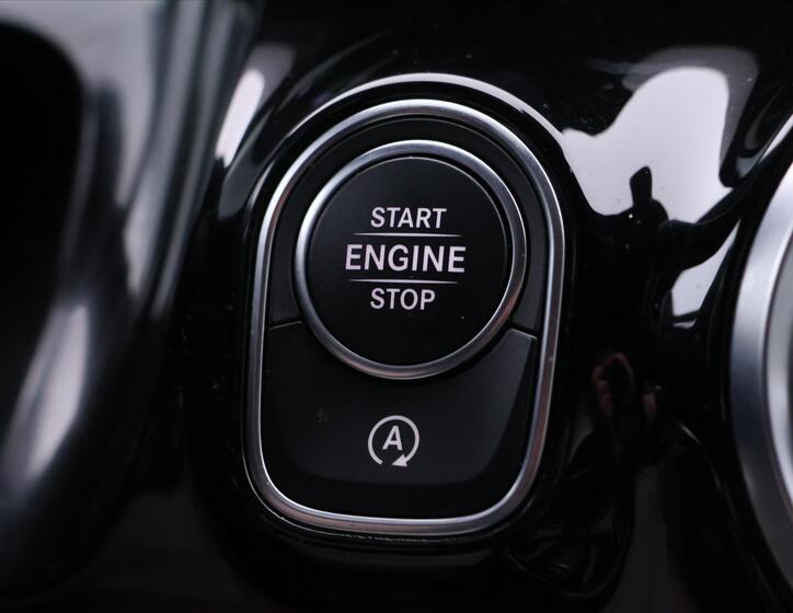 Mercedes-Benz GLA 28