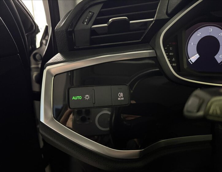 Audi Q3 SUV 2,0 l 110 kw