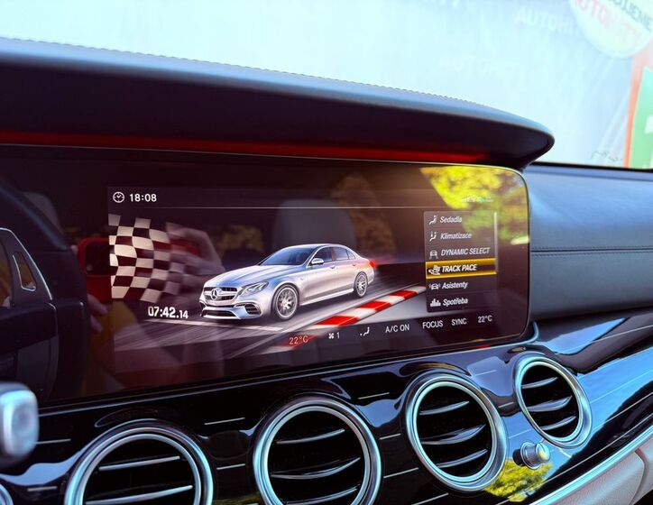 Mercedes-Benz Třídy E 30