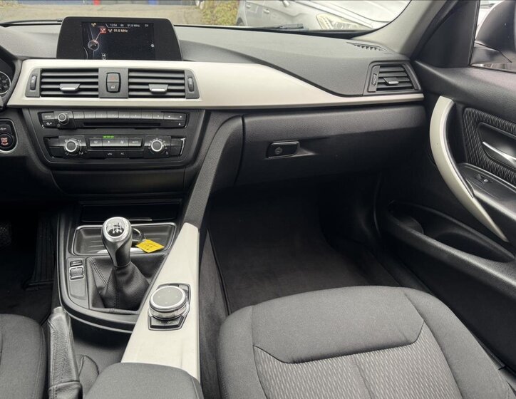 BMW Řada 3 Kombi 2,0 l 105 kw