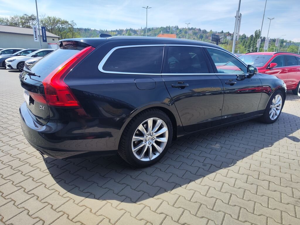 Volvo V90 Kombi 2,0 l 140 kw