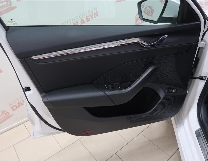 Škoda Octavia Sedan / Limuzína 1,5 l 110 kw