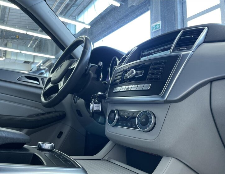 Mercedes-Benz Třídy M SUV 3,0 l 190 kw