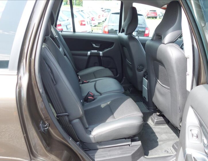 Volvo XC90 SUV 2,4 l 147 kw