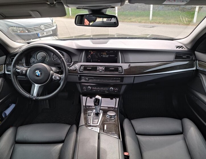 BMW Řada 5 Kombi 3,0 l 190 kw