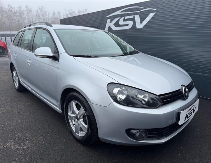 Volkswagen Golf Kombi 1,6 l 77 kw