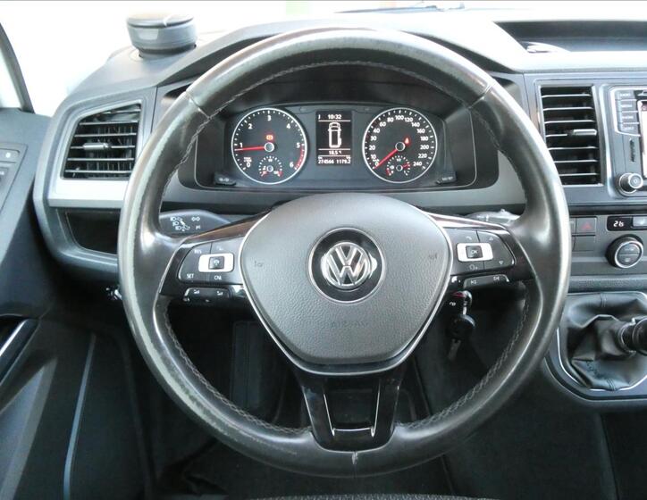 Volkswagen Multivan 29