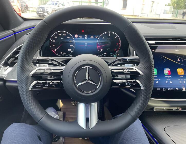 Mercedes-Benz Třídy E 8