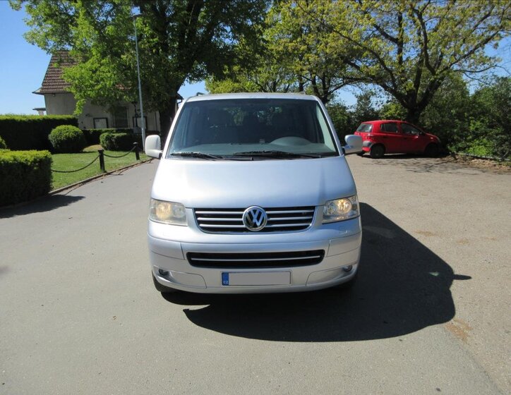 Volkswagen Caravelle Kombi 2,5 l 128 kw