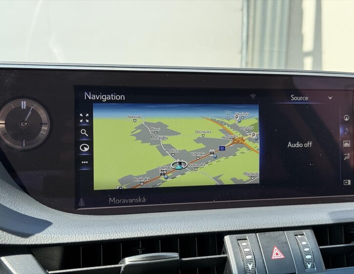 Lexus ES 300h Sedan / Limuzína 2,5 l 131 kw