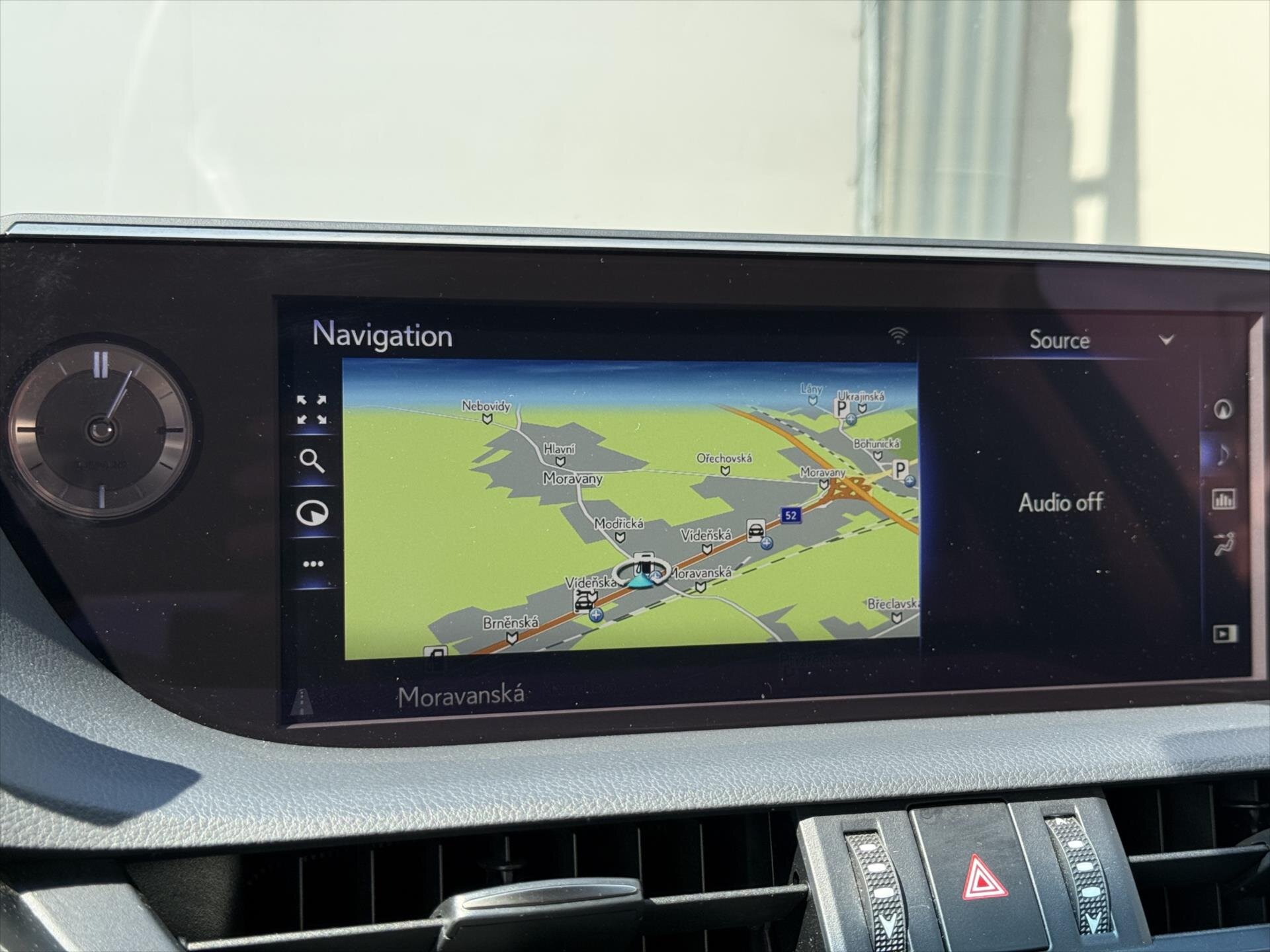 Lexus ES 300h Sedan / Limuzína 2,5 l 131 kw