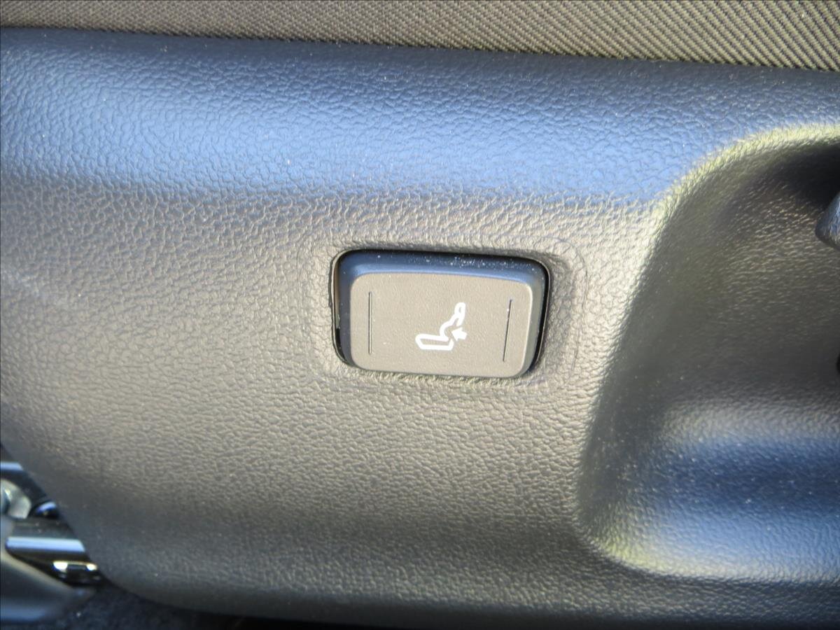 Toyota Corolla Sedan / Limuzína 1,8 l 72 kw