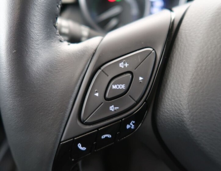 Toyota C-HR SUV 1,8 l 72 kw