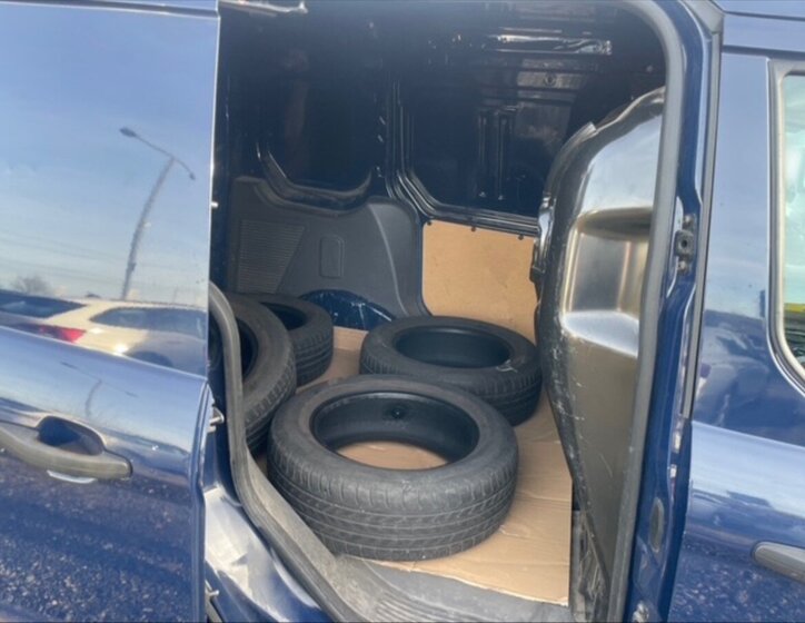 Ford Transit Connect 8