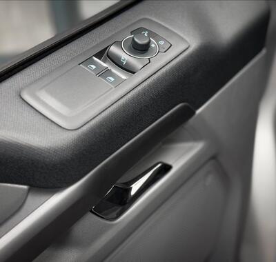 Ford Tourneo Custom 11