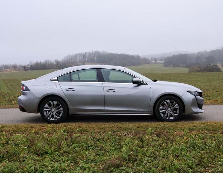 Peugeot 508 Liftback 1,6 l 133 kw