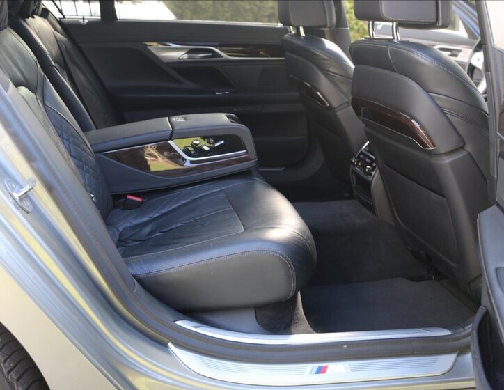 BMW Řada 7 Sedan / Limuzína 3,0 l 294 kw