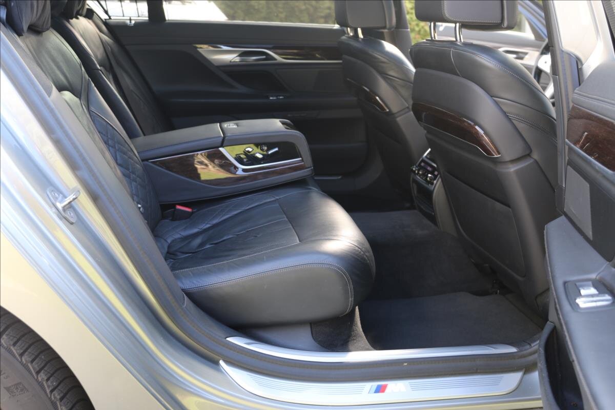 BMW Řada 7 Sedan / Limuzína 3,0 l 294 kw