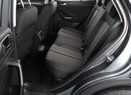 Volkswagen T-Roc 10