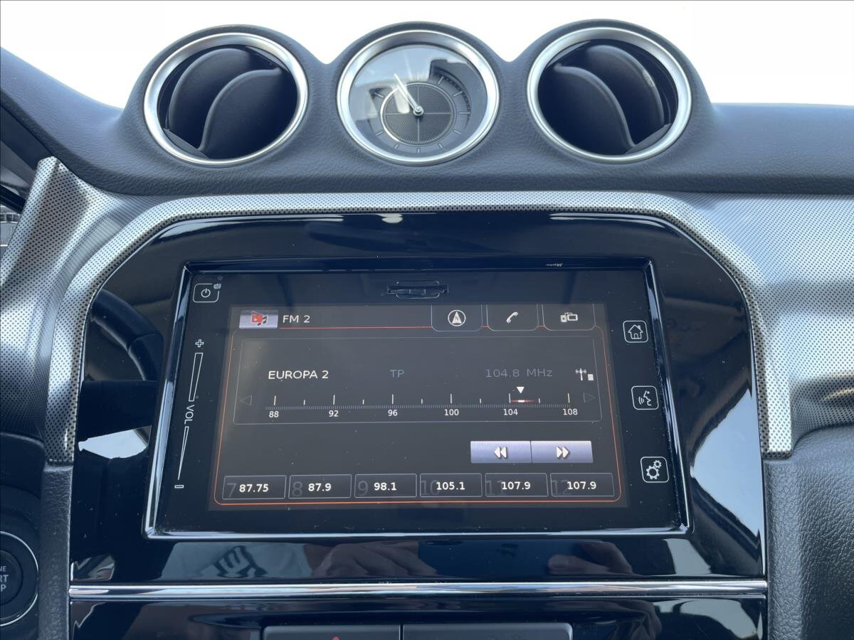 Suzuki Vitara SUV 1,4 l 103 kw