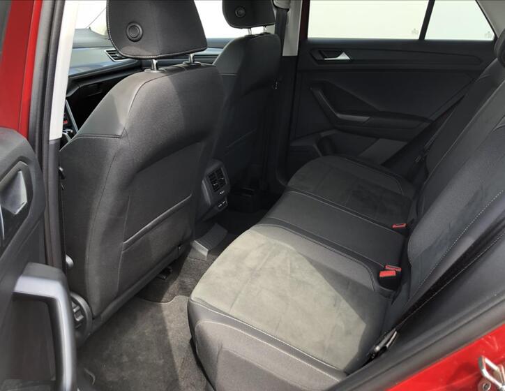 Volkswagen T-Roc 13